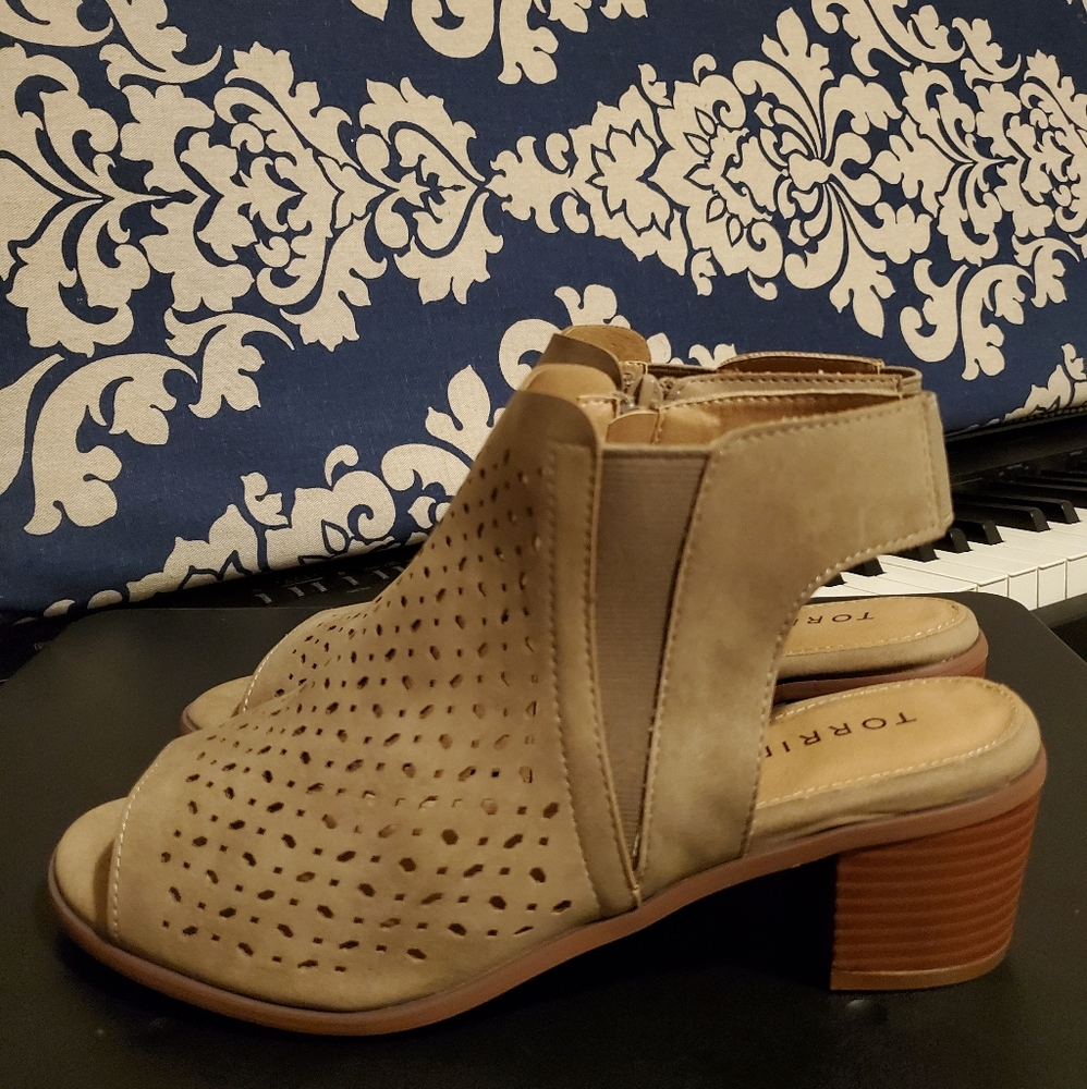 Torrid Peep Toe booties w/block heel - Wide width